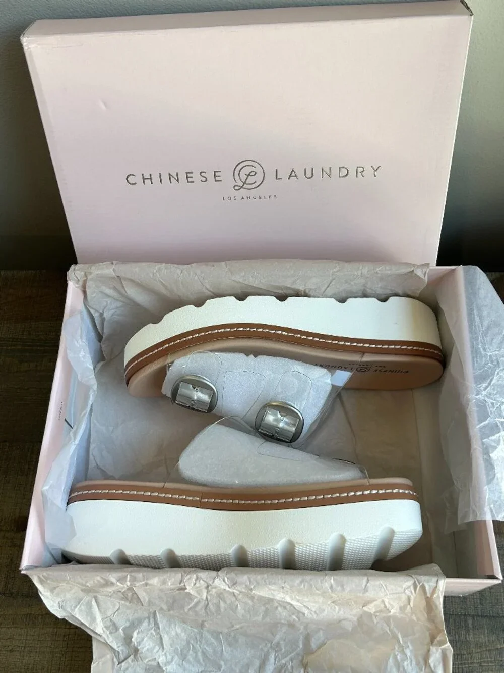 Chines Laundry Surfs Up Clear Platform Sandal